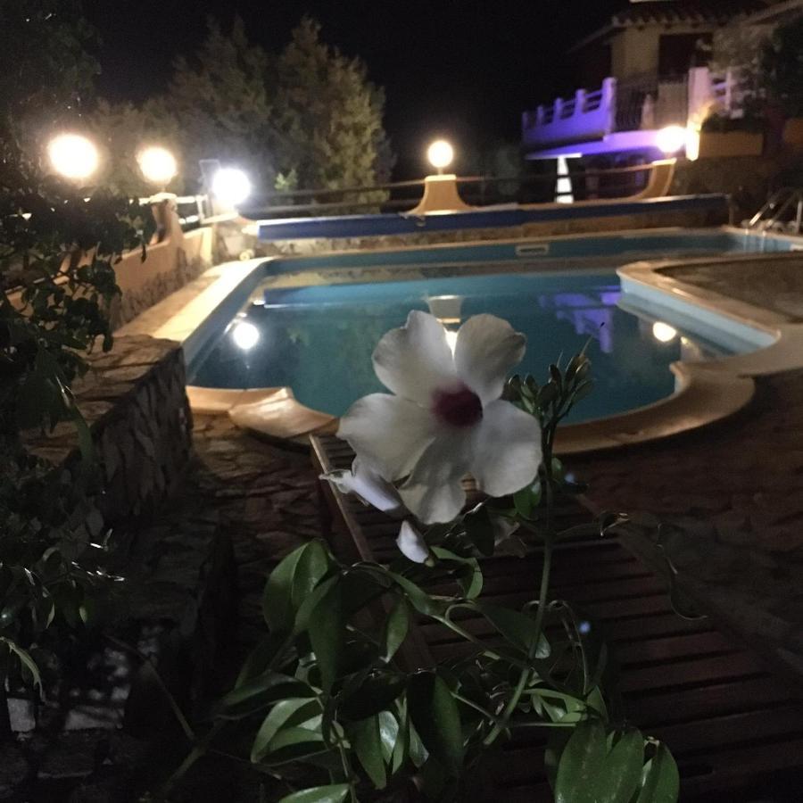 Villa Vittoria With Private Heated Swimming Pool Complete With Hidromassage For Exclusive Use , Sea View, 150 Meters From The Beach Torre delle Stelle Exterior foto