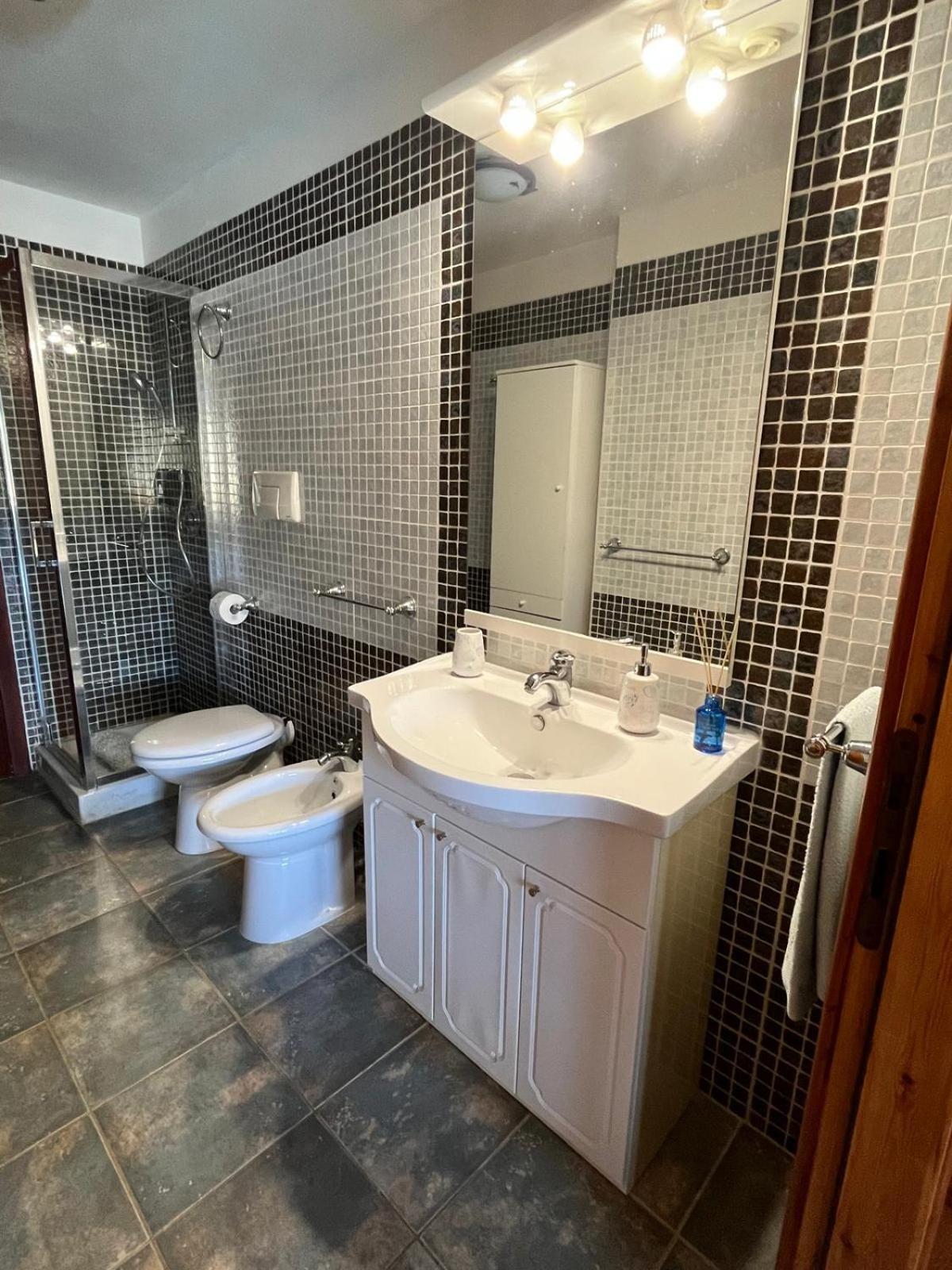 Villa Vittoria With Private Heated Swimming Pool Complete With Hidromassage For Exclusive Use , Sea View, 150 Meters From The Beach Torre delle Stelle Exterior foto